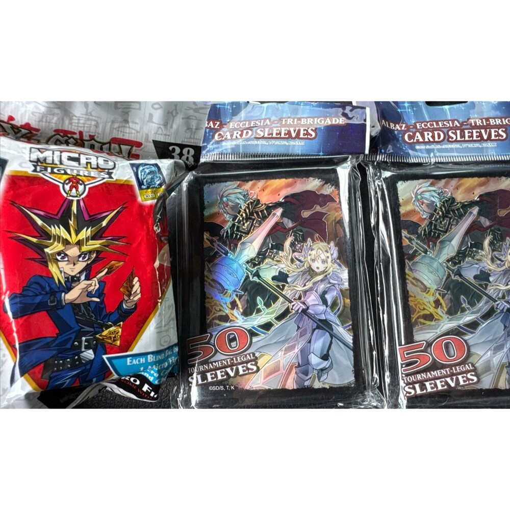 Konami Yu-Gi-Oh 2 50ct Sleeves & MICRO FIGURE
